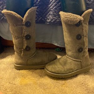 Grey button up Uggs
